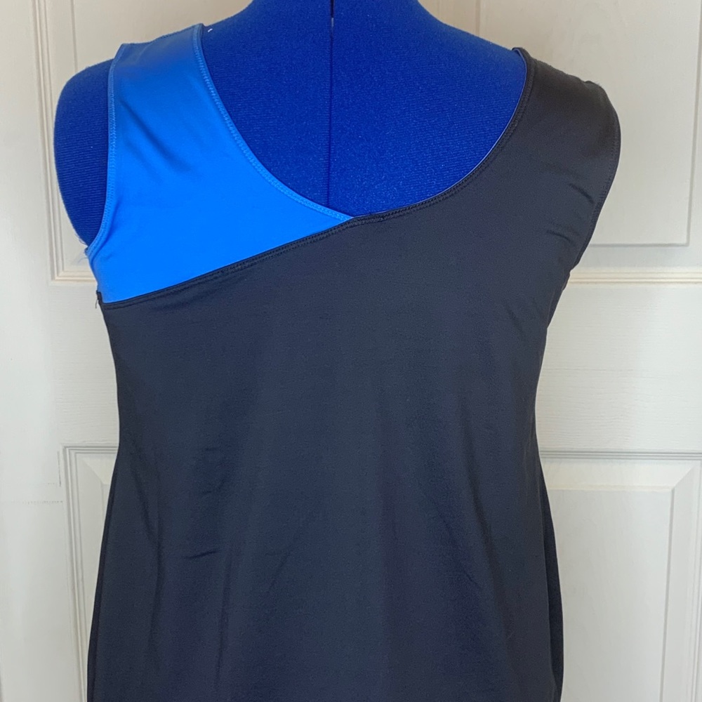 Maternity tank with built in shelf bra. XL - Picture 2 of 3